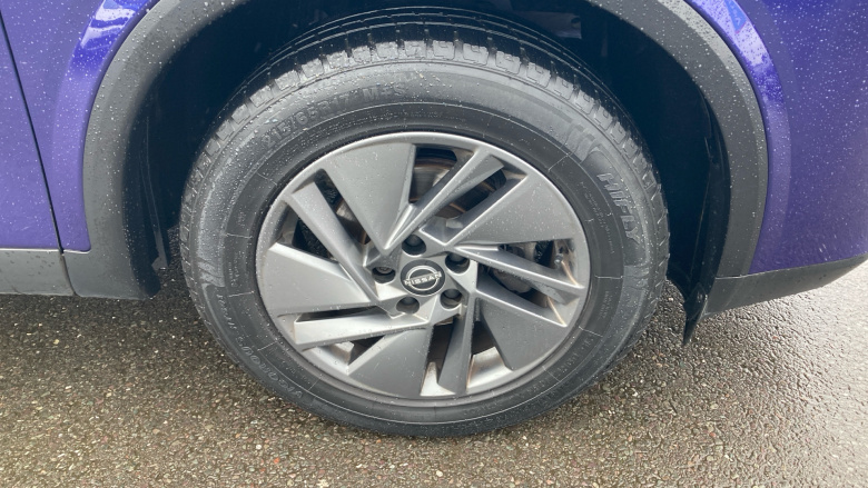 Nissan Qashqai 1.3 DiG-T MH Acenta Premium 5dr Petrol Hatchback